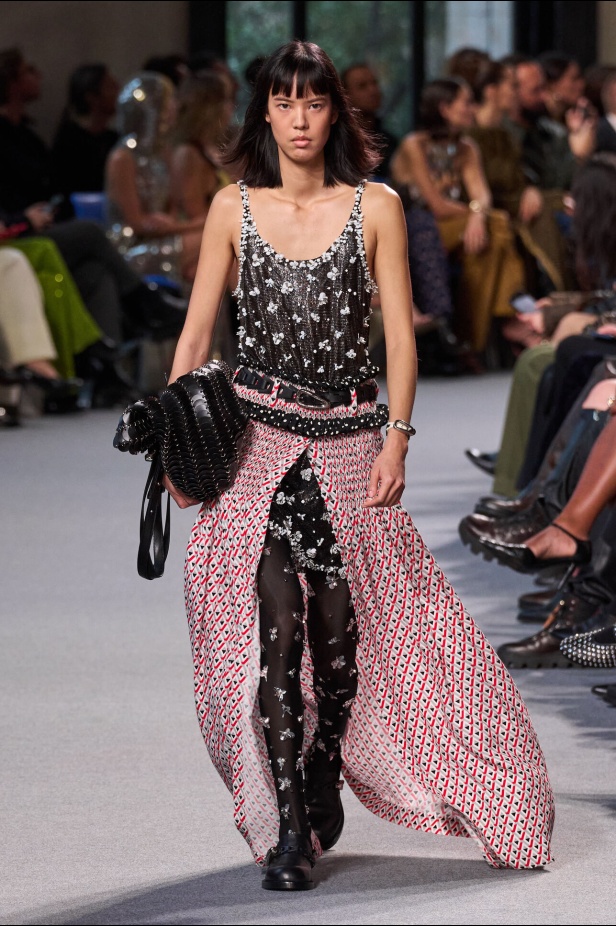 مجموعة Rabanne لموسم خريف وشتاء 2024-2025 في باريس