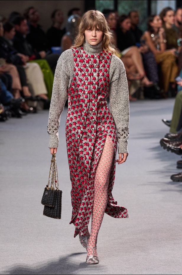 مجموعة Rabanne لموسم خريف وشتاء 2024-2025 في باريس