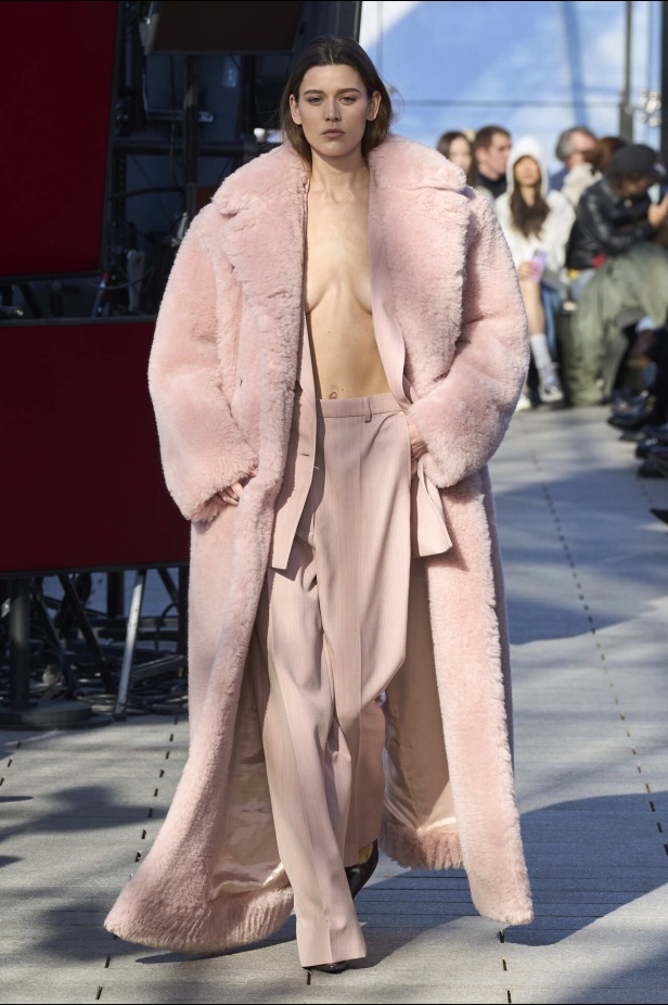 مجموعة  Stella McCartney لخريف 2024