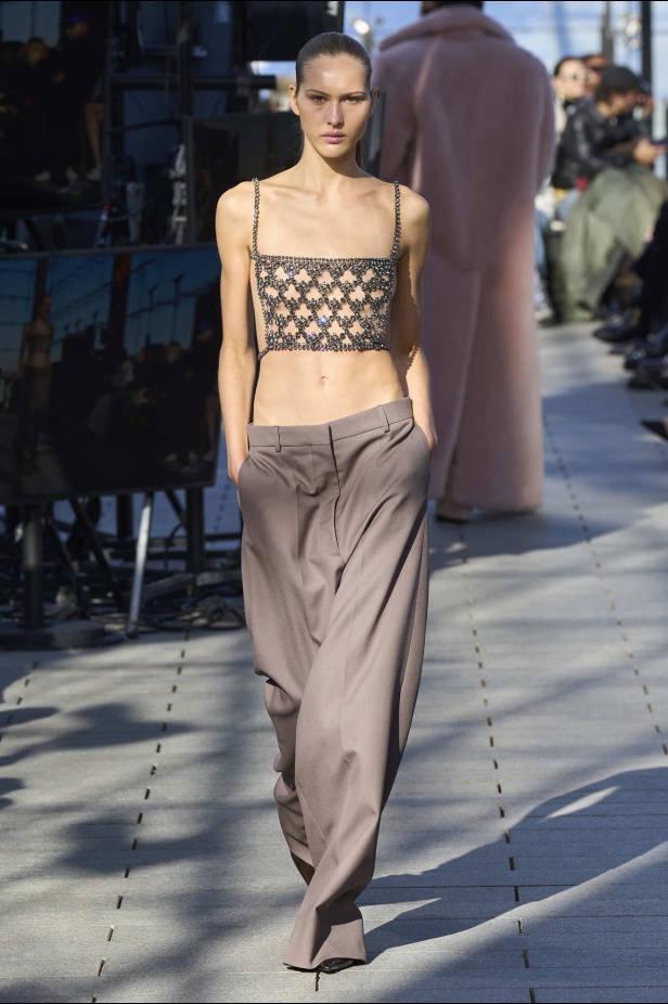 مجموعة  Stella McCartney لخريف 2024