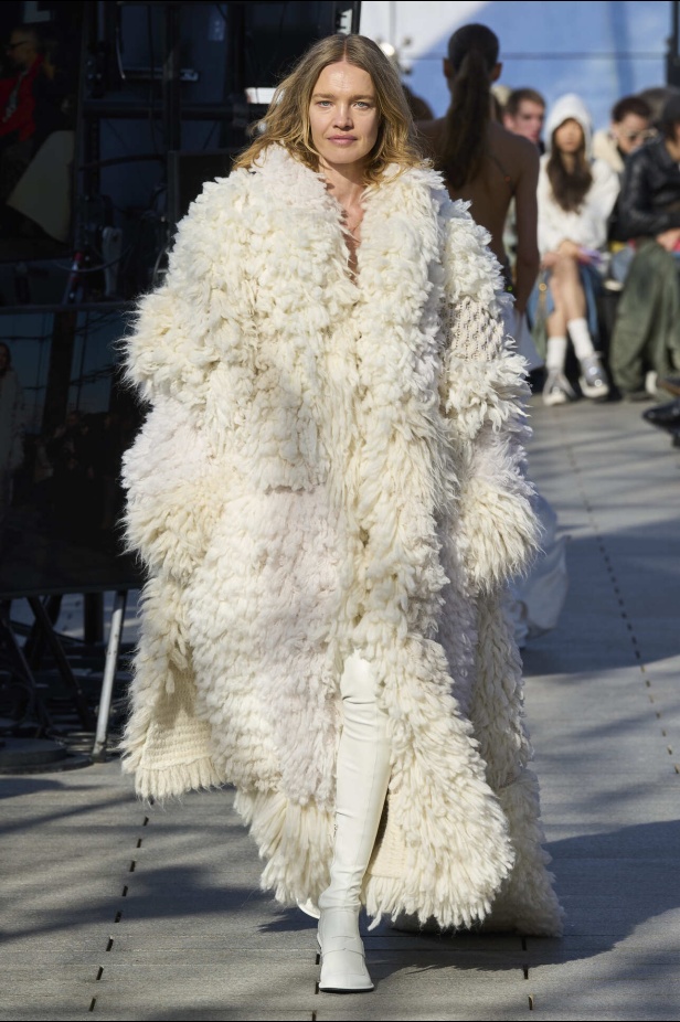 مجموعة  Stella McCartney لخريف 2024