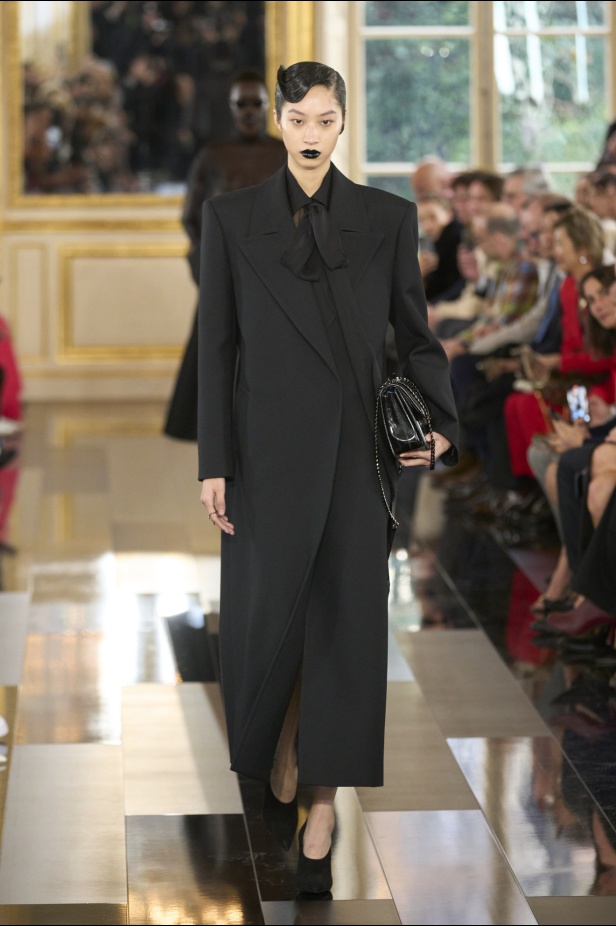 "فالنتينو" خريف و شتاء 2024