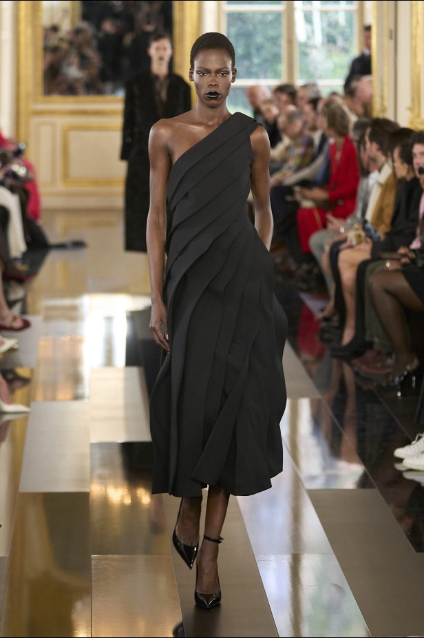 "فالنتينو" خريف و شتاء 2024