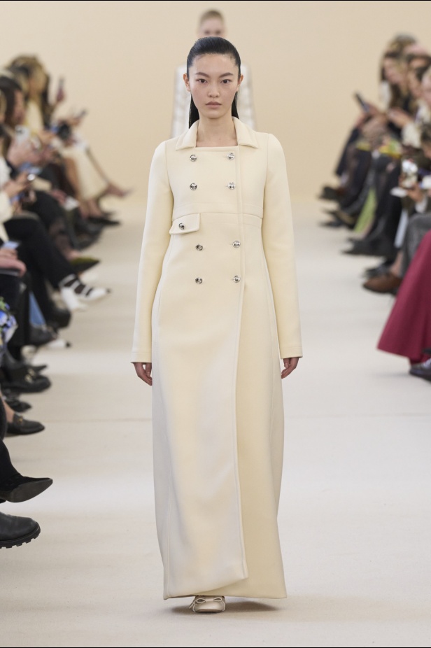 مجموعة Giambattista Valli لخريف وشتاء 2024