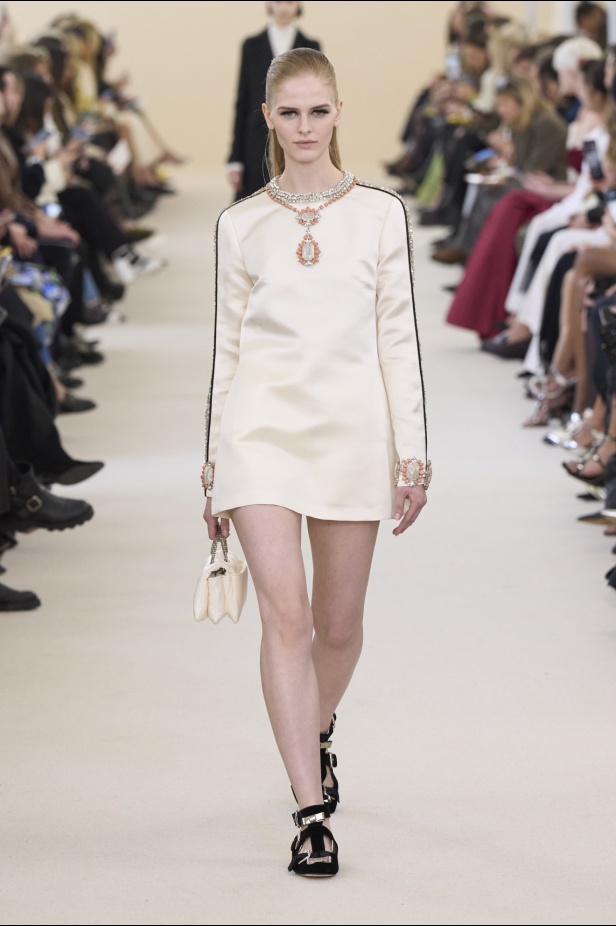 مجموعة Giambattista Valli لخريف وشتاء 2024