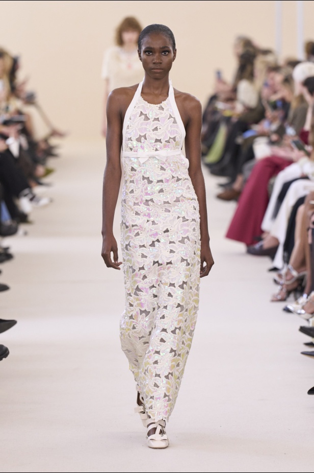 مجموعة Giambattista Valli لخريف وشتاء 2024