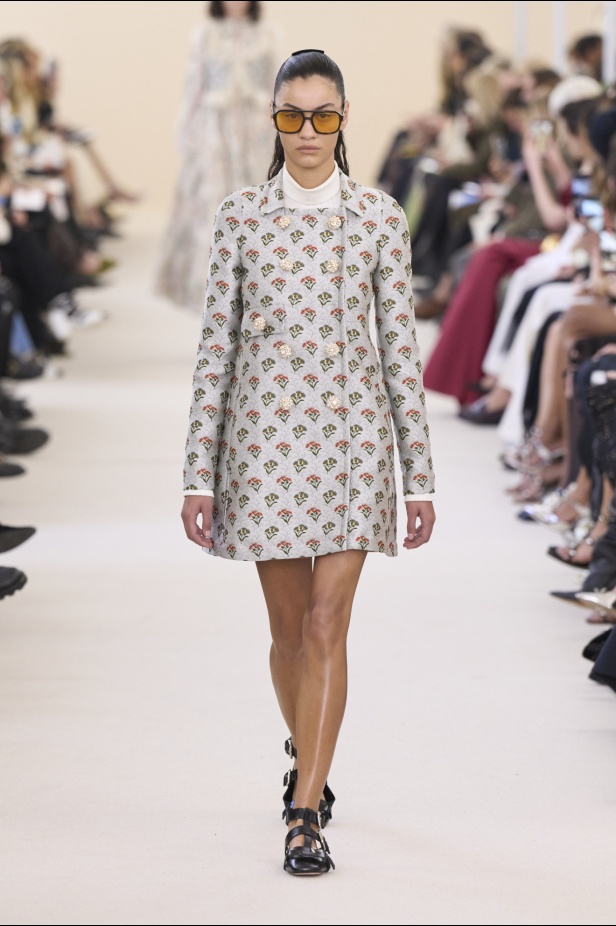 مجموعة Giambattista Valli لخريف وشتاء 2024