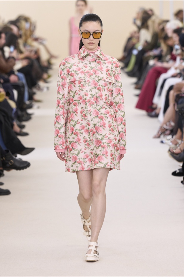مجموعة Giambattista Valli لخريف وشتاء 2024