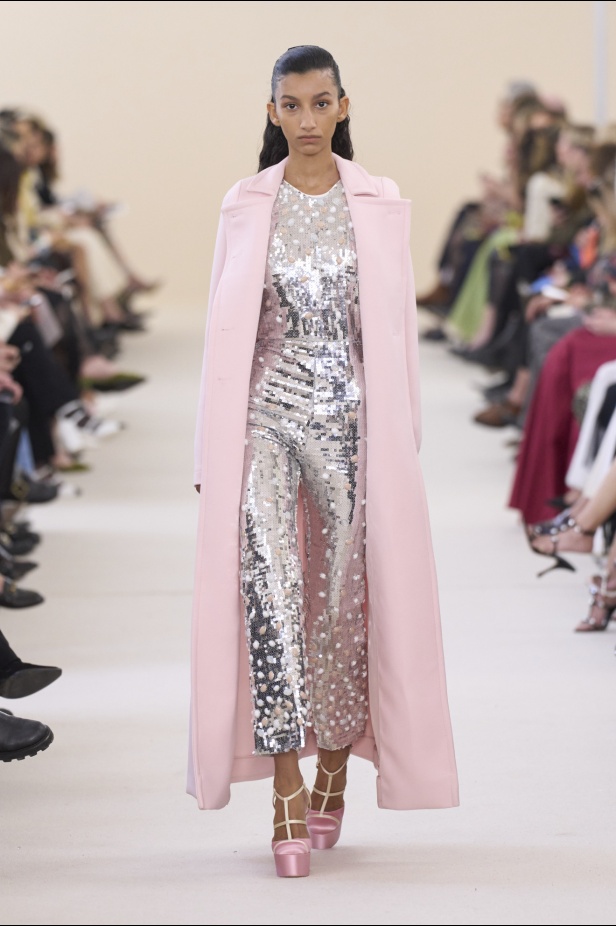 مجموعة Giambattista Valli لخريف وشتاء 2024