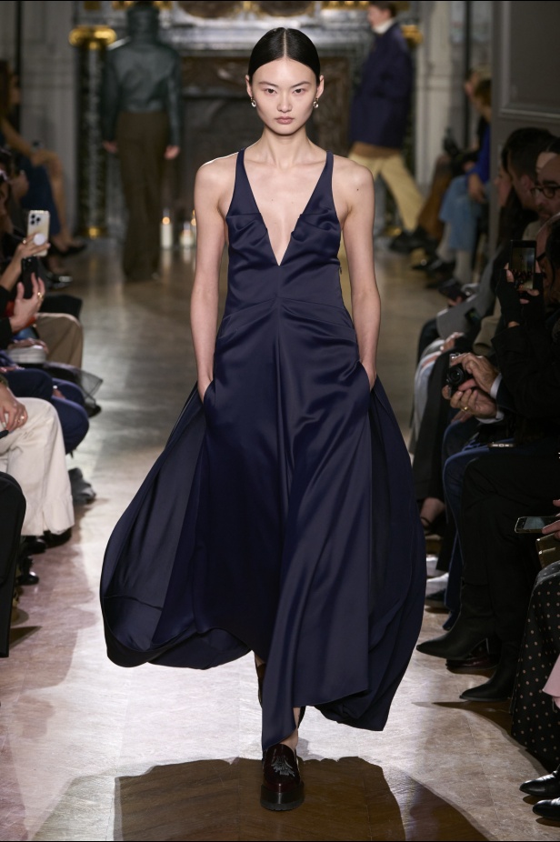 "فيكتوريا بيكهام" خريف و شتاء 2024