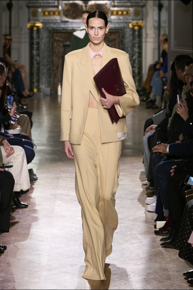 "فيكتوريا بيكهام" خريف و شتاء 2024