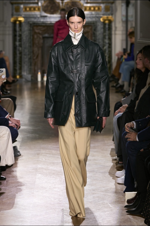 "فيكتوريا بيكهام" خريف و شتاء 2024