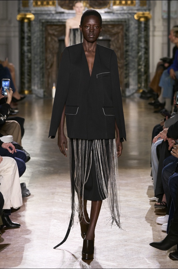 "فيكتوريا بيكهام" خريف و شتاء 2024