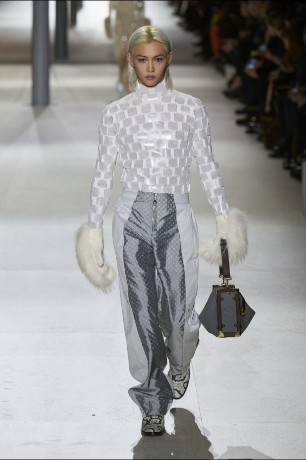 مجموعة Louis Vuitton احتفال بإبداعات Nicolas Ghesquière على مدار 10 سنوات 