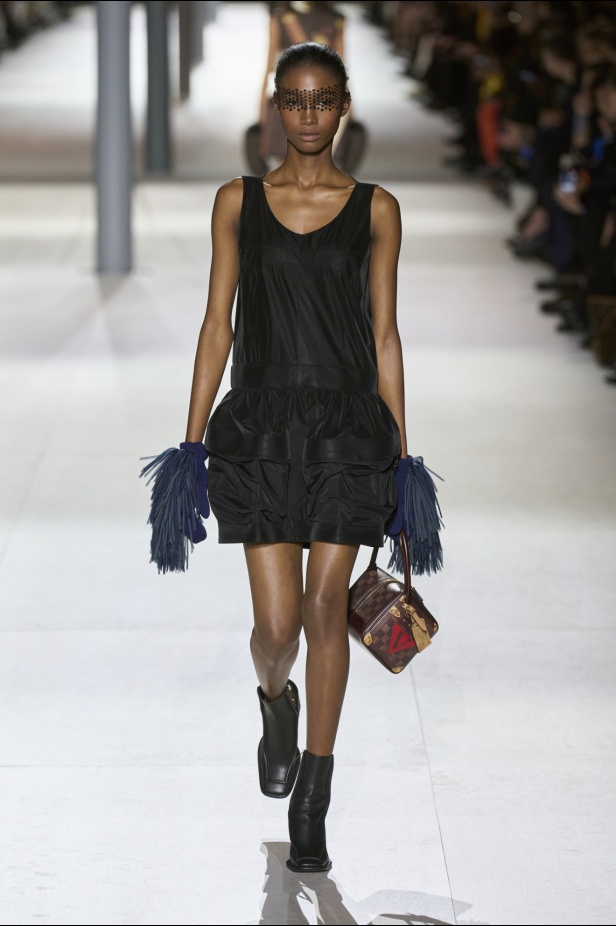 مجموعة Louis Vuitton احتفال بإبداعات Nicolas Ghesquière على مدار 10 سنوات 