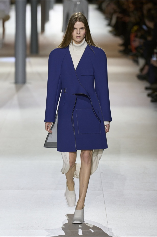 مجموعة Louis Vuitton احتفال بإبداعات Nicolas Ghesquière على مدار 10 سنوات 