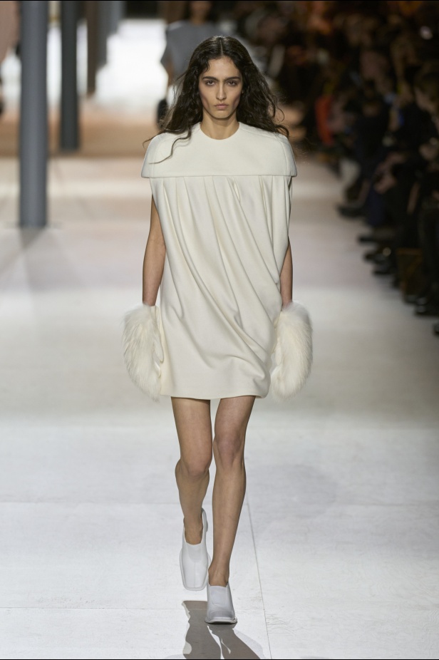 مجموعة Louis Vuitton احتفال بإبداعات Nicolas Ghesquière على مدار 10 سنوات 