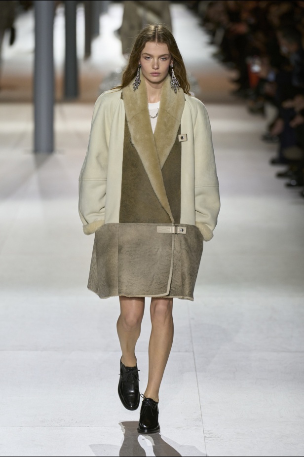 مجموعة Louis Vuitton احتفال بإبداعات Nicolas Ghesquière على مدار 10 سنوات 