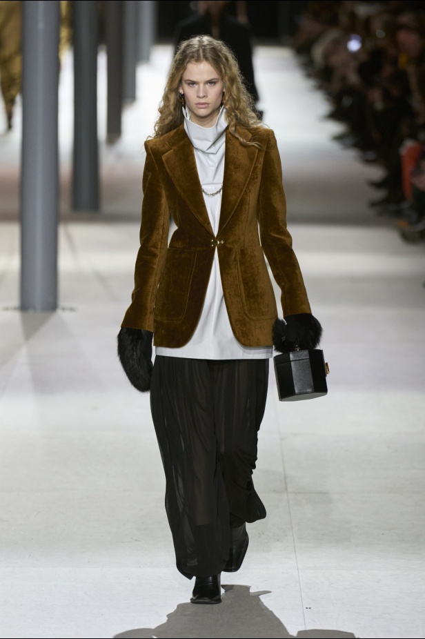 مجموعة Louis Vuitton احتفال بإبداعات Nicolas Ghesquière على مدار 10 سنوات 