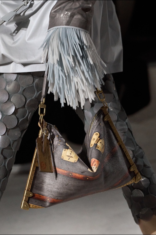 مجموعة Louis Vuitton احتفال بإبداعات Nicolas Ghesquière على مدار 10 سنوات 