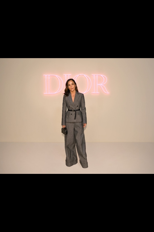 مجموعة ديور Pre-Fall 2024 تجمع بين باريس ونيويورك وتحتفي بلقاء الثقافتين 