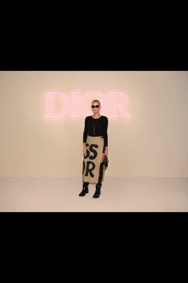 مجموعة ديور Pre-Fall 2024 تجمع بين باريس ونيويورك وتحتفي بلقاء الثقافتين 