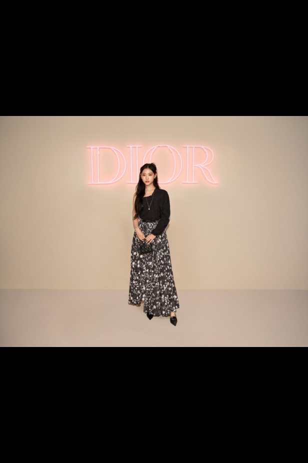 مجموعة ديور Pre-Fall 2024 تجمع بين باريس ونيويورك وتحتفي بلقاء الثقافتين 