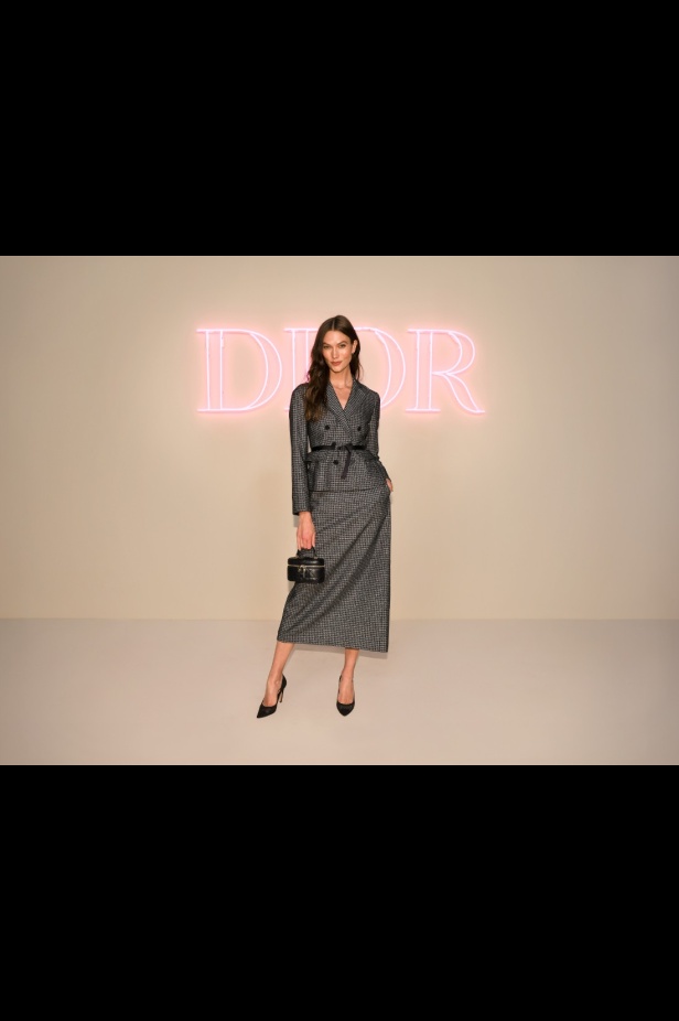 مجموعة ديور Pre-Fall 2024 تجمع بين باريس ونيويورك وتحتفي بلقاء الثقافتين 