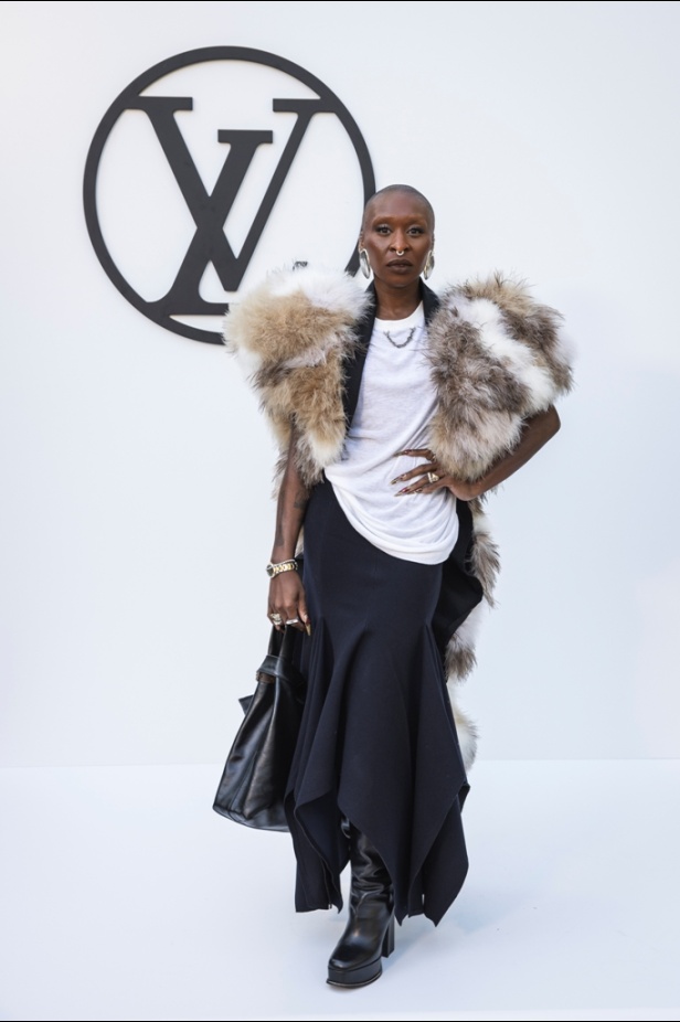 مجموعة Louis Vuitton لـCruise 2025.. تصاميم لافتة مزجت بين الماضي العريق والحداثة