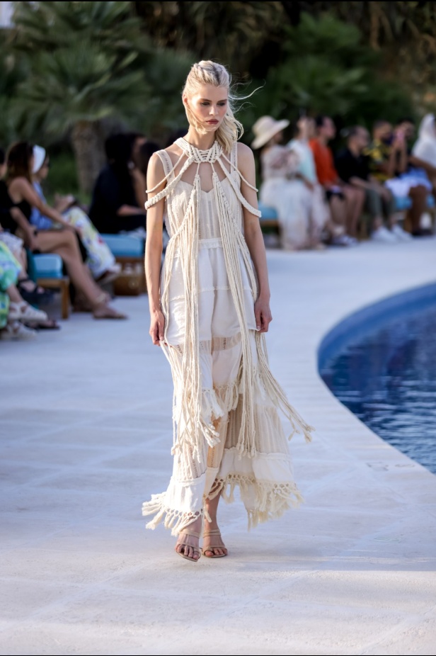 علامة Rebirth تختتم أسبوع البحر الأحمر للموضة بمجموعة مستوحاة من طبيعة المملكة