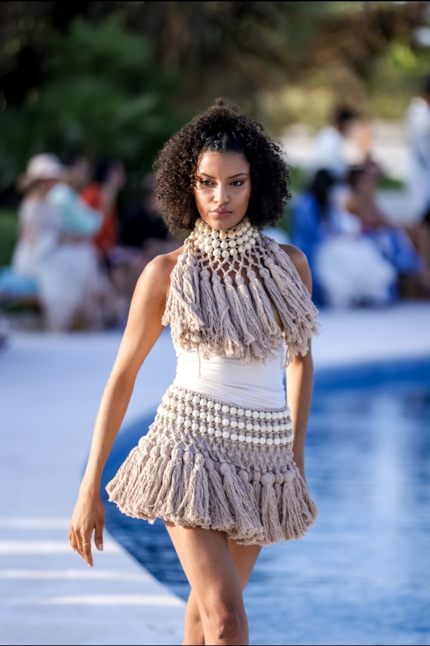 علامة Rebirth تختتم أسبوع البحر الأحمر للموضة بمجموعة مستوحاة من طبيعة المملكة