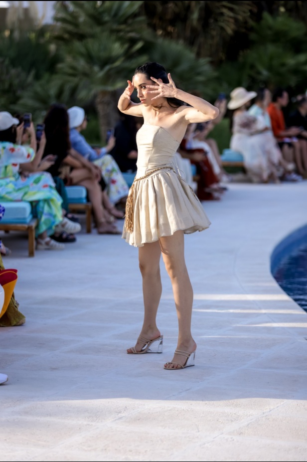 علامة Rebirth تختتم أسبوع البحر الأحمر للموضة بمجموعة مستوحاة من طبيعة المملكة