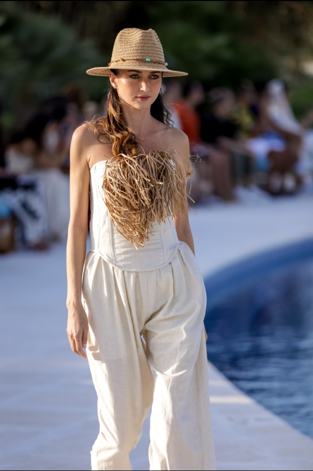 علامة Rebirth تختتم أسبوع البحر الأحمر للموضة بمجموعة مستوحاة من طبيعة المملكة