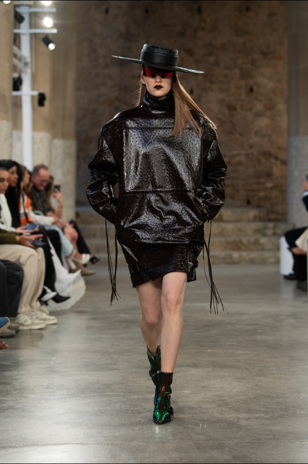 مجموعة Louis Vuitton لـCruise 2025.. تصاميم لافتة مزجت بين الماضي العريق والحداثة