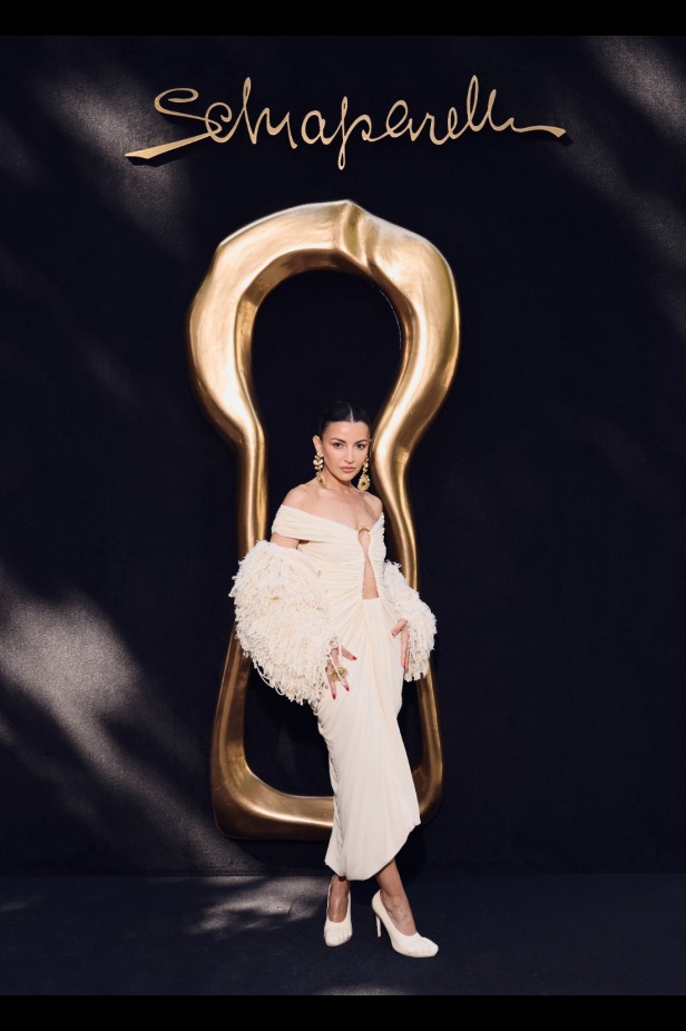 مجموعة Schiaparelli للأزياء الراقية لخريف وشتاء 2025... تكريم لموهبة "إلسا" الفريدة في التجدد