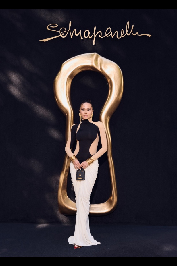 مجموعة Schiaparelli للأزياء الراقية لخريف وشتاء 2025... تكريم لموهبة "إلسا" الفريدة في التجدد