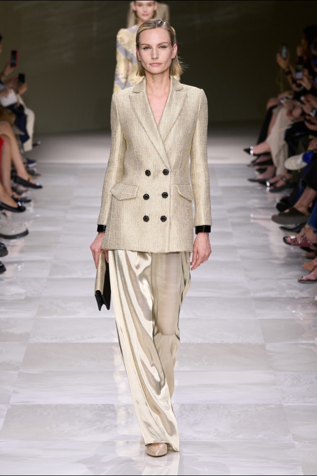 مجموعة Giorgio Armani Privee لخريف شتاء 2024-2025