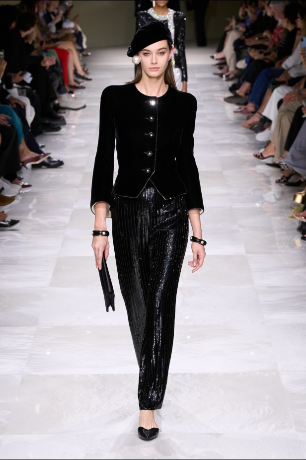 مجموعة Giorgio Armani Privee لخريف شتاء 2024-2025