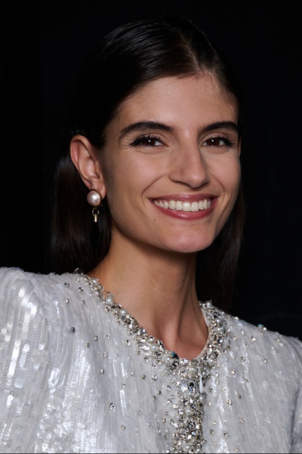 اطلالات جمالية لمجموعة Giorgio Armani Privee لخريف شتاء 2024-2025