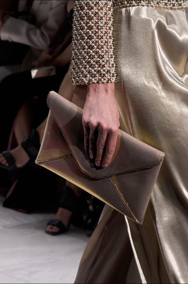 مجموعة Giorgio Armani Privee لخريف شتاء 2024-2025