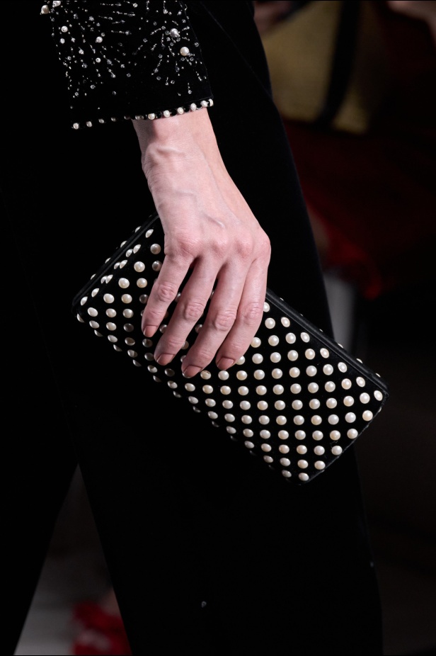 مجموعة Giorgio Armani Privee لخريف شتاء 2024-2025