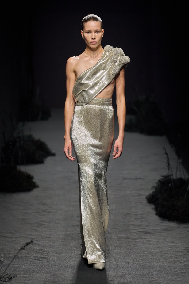 مجموعة Ashi Studio خريف و شتاء 2024 للأزياء الراقية