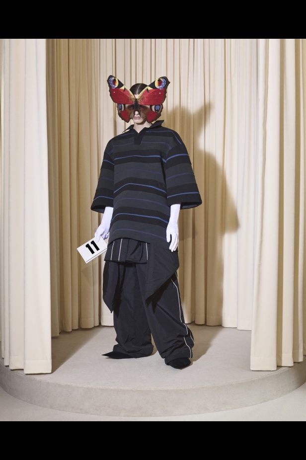 مجموعة Balenciaga  لخريف وشتاء 2025 في باريس