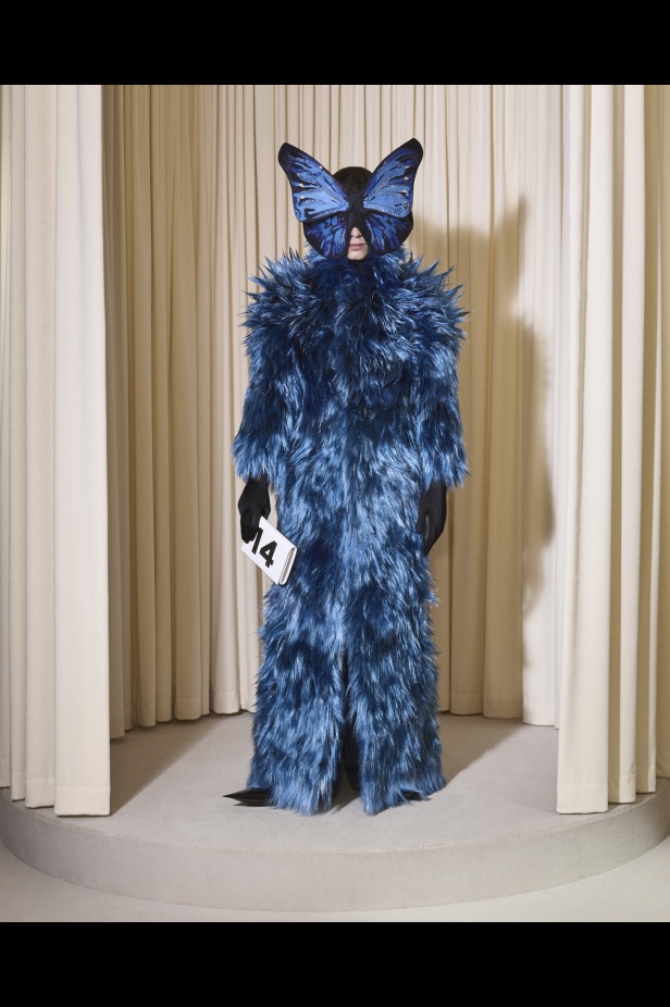 مجموعة Balenciaga  لخريف وشتاء 2025 في باريس