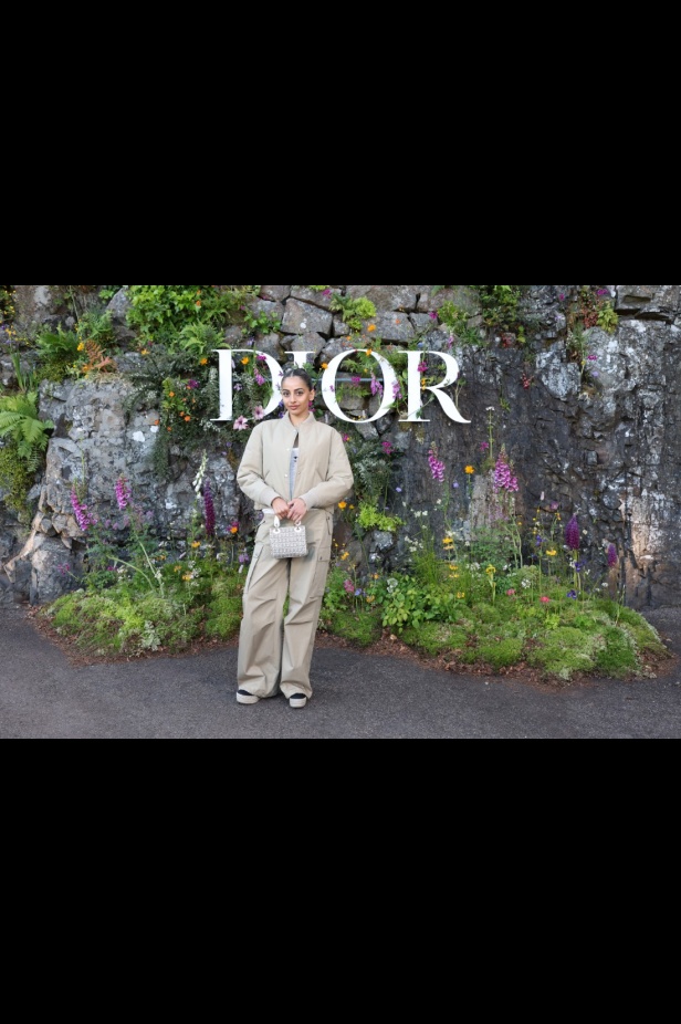 مجموعة ديور Cruise 2025 تحتفل بالروابط القوية بين الدار واسكتلندا... وماريا غراتسيا كيوري تتبّع خطوات "كريستيان ديور" حول العالم