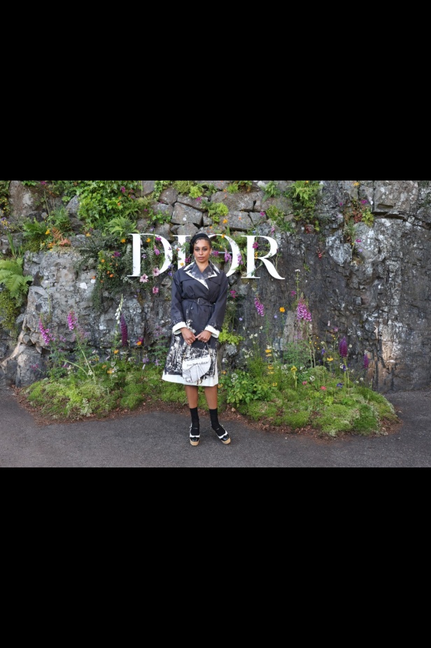 مجموعة ديور Cruise 2025 تحتفل بالروابط القوية بين الدار واسكتلندا... وماريا غراتسيا كيوري تتبّع خطوات "كريستيان ديور" حول العالم