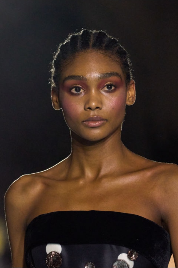 اطلالات جمالية لمﺠﻤﻮﻋﺔ ﺟﻮرج ﺷﻘﺮا لخريف وﺷﺘﺎء 2024-2025