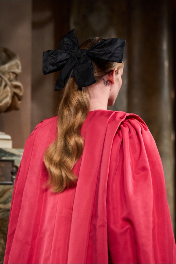 اطلالات جمالية لمجموعة شانيل  لموسم خريف وشتاء 2024-2025