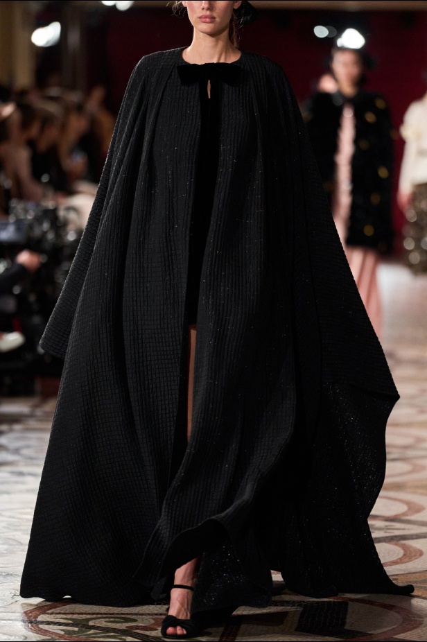 اطلالات جمالية لمجموعة شانيل  لموسم خريف وشتاء 2024-2025