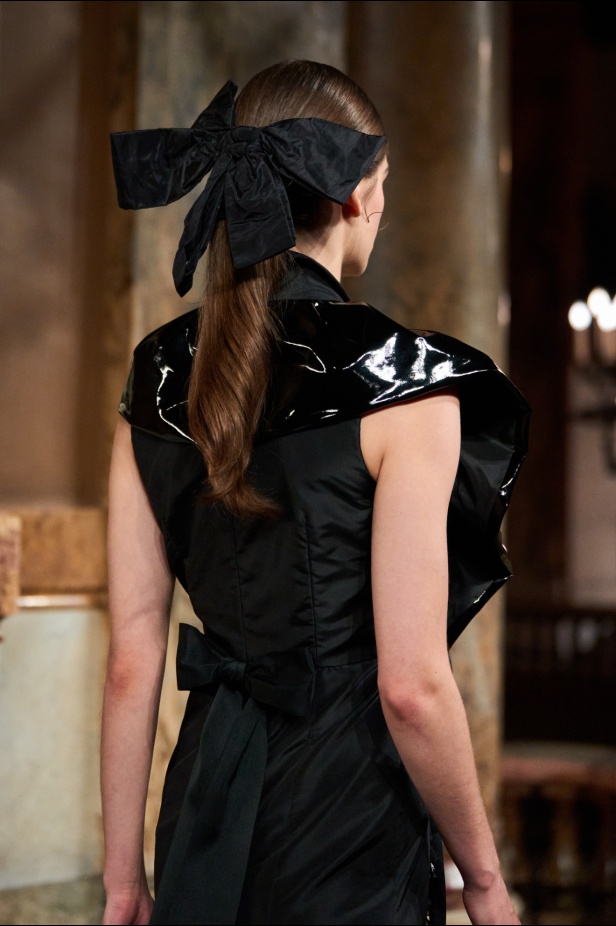 اطلالات جمالية لمجموعة شانيل  لموسم خريف وشتاء 2024-2025